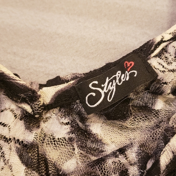 Off shoulder sheer top - Picture 5 of 8